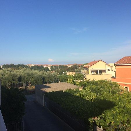 A Casa Di Nonna Luciana - Trilocale Con Giardino Lejlighed Ceriale Eksteriør billede