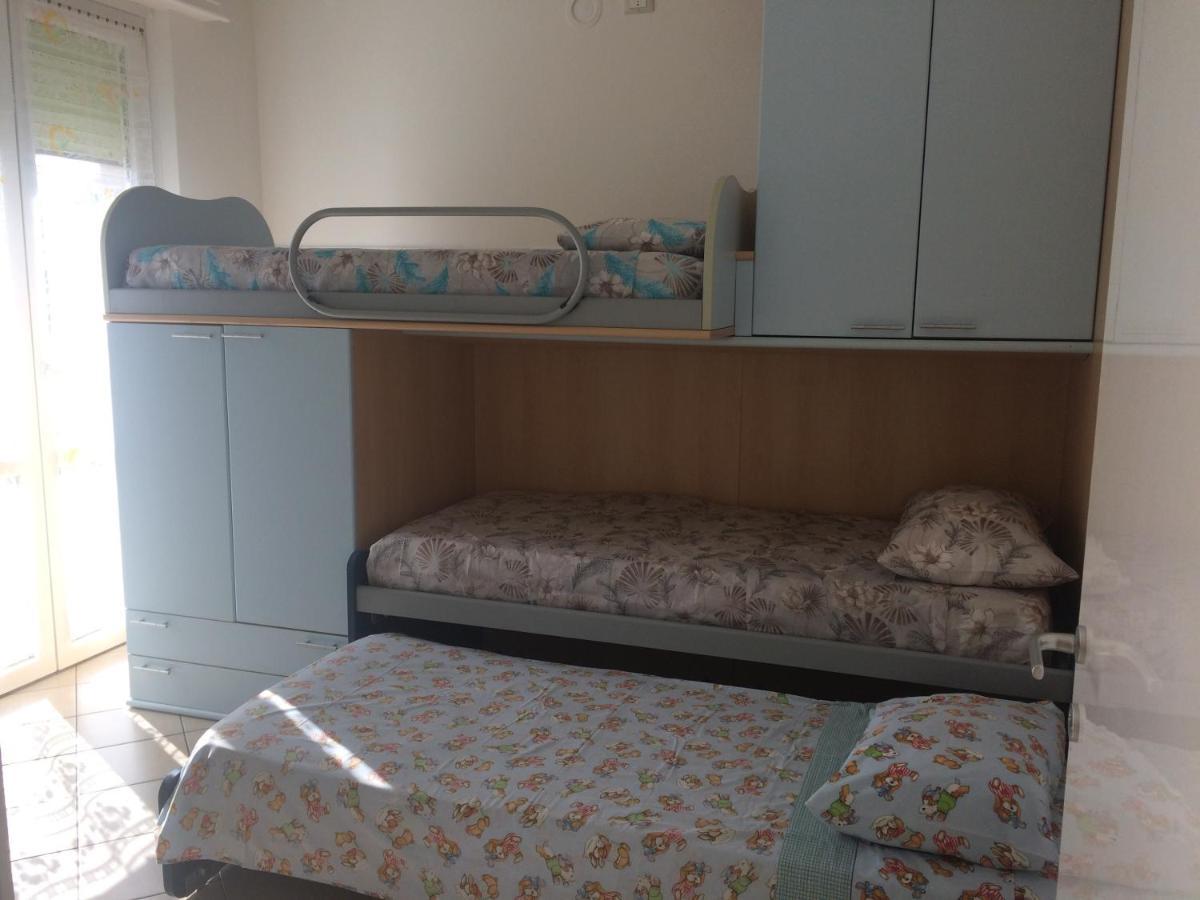 A Casa Di Nonna Luciana - Trilocale Con Giardino Lejlighed Ceriale Eksteriør billede