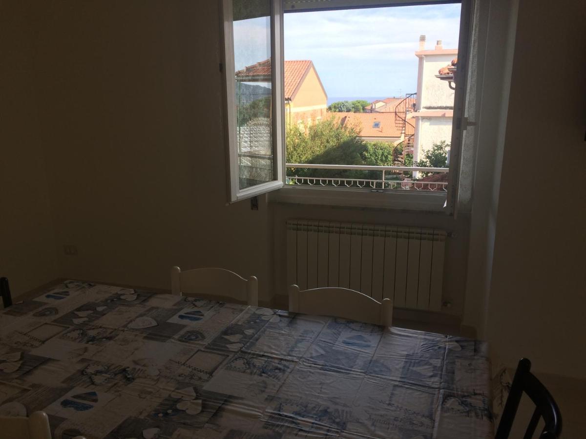 A Casa Di Nonna Luciana - Trilocale Con Giardino Lejlighed Ceriale Eksteriør billede
