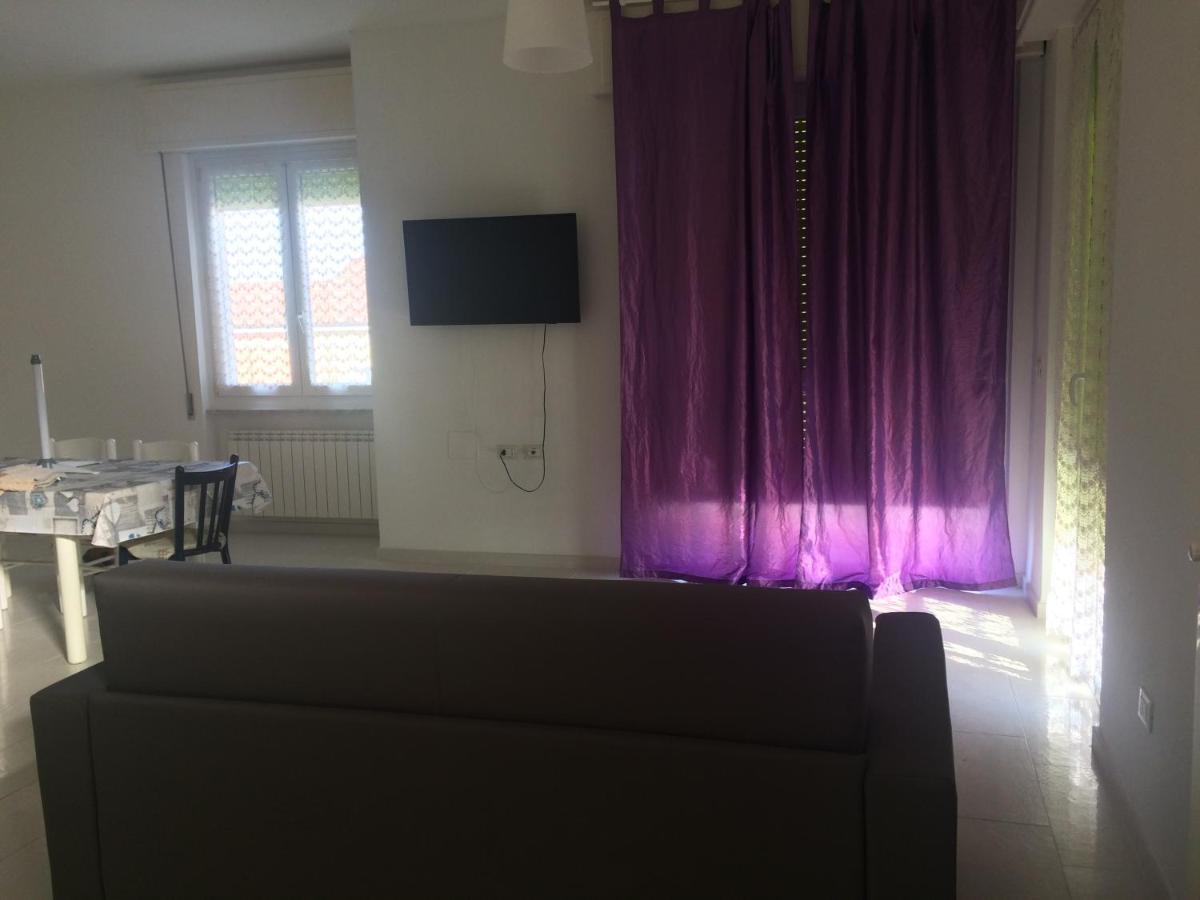 A Casa Di Nonna Luciana - Trilocale Con Giardino Lejlighed Ceriale Eksteriør billede