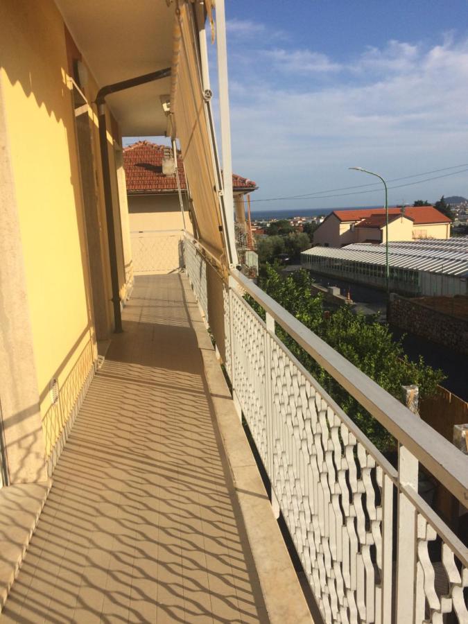 A Casa Di Nonna Luciana - Trilocale Con Giardino Lejlighed Ceriale Eksteriør billede